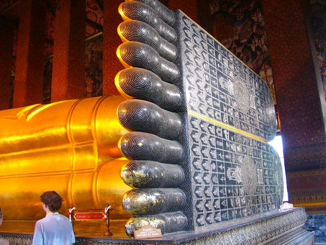 Reclining Buddha feet